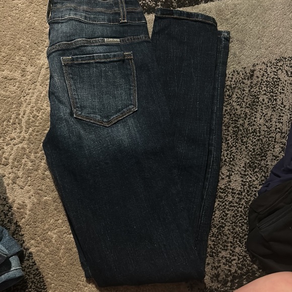 Distressed KanCan Jeans - Picture 7 of 8